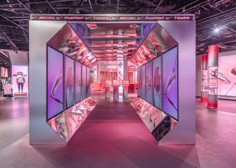 Nike Retail, Store Building, Corporate Event Design, Retail Store Interior Design, Window Display Design, Retail Inspiration, Store Layout, Exhibition Booth Design, Uk Photography