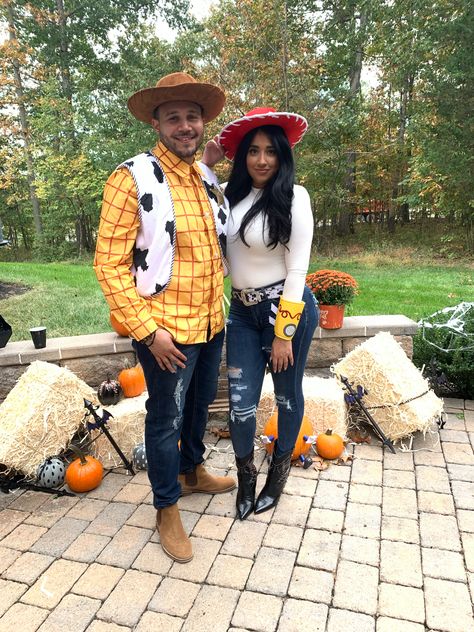 Woody And Jessie Costumes Diy, Halloween Costumes Jessy, Woody And Jessie Costumes Couple Diy, Woody And Jessie Costumes Best Friends, Jessie Costume Diy, Diy Jesse Costume Toy Story, Woody And Jesse Costume, Jesse And Woody Costume Couple, Womens Jessie Costume