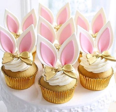 🐰 💗 🐰Lovely cupcakes🐰💗 🐰 Credi Pinata Cupcakes, Rodjendanske Torte, Fondant Art, Easy Easter Desserts, Bunny Birthday Party, Bunny Cupcakes, Baking Decorating, Bunny Baby Shower, Bunny Party