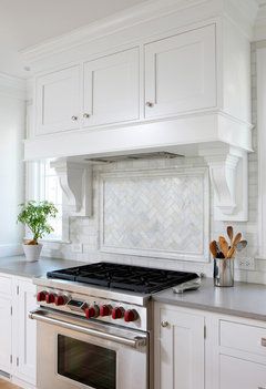 kitchen backsplash and picture frame above stove under hood Modern Farmhouse Kitchen Backsplash, Farmhouse Kitchen Backsplash Ideas, Calcutta Gold, Marble Backsplash Kitchen, Farmhouse Kitchen Backsplash, Stove Backsplash, White Kitchen Backsplash, Kitchen Backsplash Designs, New Kitchen Cabinets