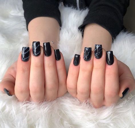 Emo Gel Nails, Goth Nails Square, Emo Short Nails, Goth Short Nails, Short Goth Nails, Short Gothic Nails, Gothic Emo, Gothic Nails, Goth Nails