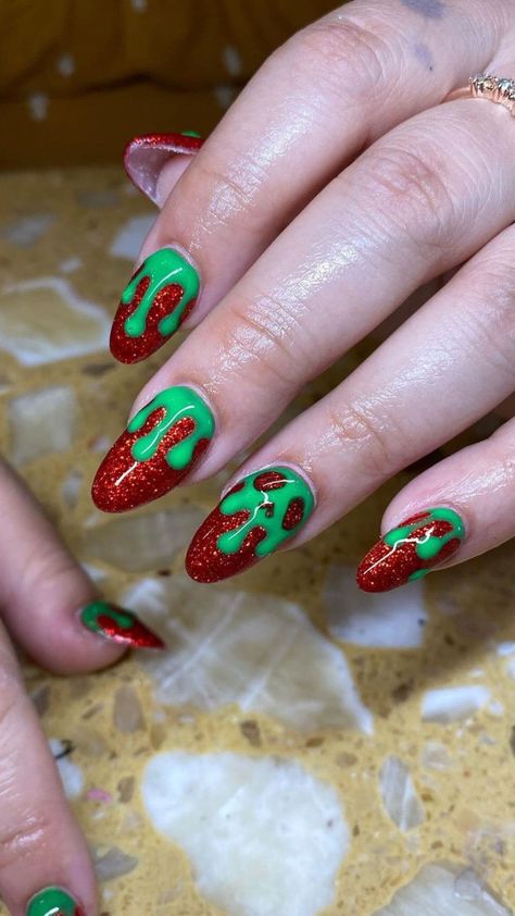 20 Magical Disney-Inspired Fall Nail Ideas You’ll Want to Try Now | Lookosm Posion Apple Nail Art, Villain Nails Disney, Disney Villain Nails Simple, Snow White Poison Apple Nails, Snow White Nails Designs Disney, Evil Queen Nails Disney, Brain Nail Art, Snow White Inspired Nails, Disney Villain Nail Art