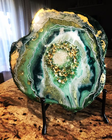 Emerald and green resin Geode Slice Art. @ArtbyKarenGovernale Elegant Emerald Green Wedding, Paint Poring, Green Wedding Details, Stained Glass With Geodes Agate Slices, Unique Agate Geodes, Resin Geode Wall Art, Green Geode Resin Art, Geode Wall Art, Green Geode