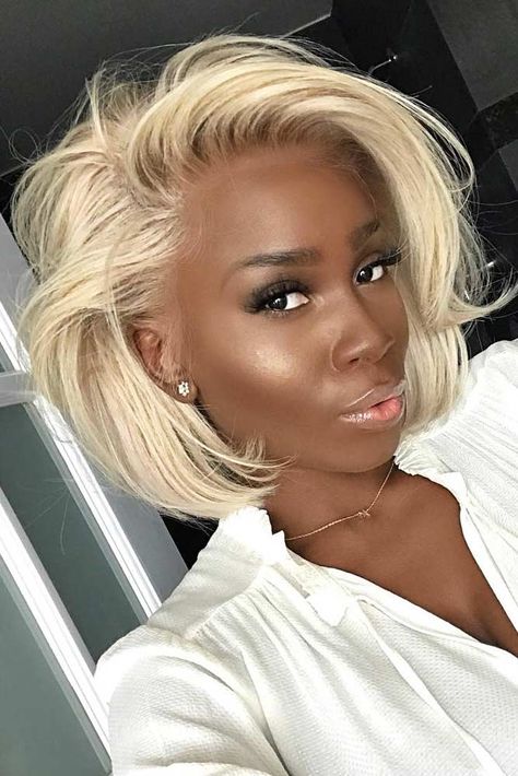 Short & Blonde Blunt Bob #bobhairstyles #hairstyles #haircuts #bobhaircuts ❤️Modern bob hairstyles for black women are nothing but stylishness and practicality rolled into one! See how variously you can sport them: lots of short, medium, and shoulder length layered haircuts for natural and curly hair are here! ❤️ #lovehairstyles #hair #hairstyles #haircuts Edgy Bob Haircuts, Modern Bob Hairstyles, Blonde Style, Honey Blond, Body Wave Hair, Short Blonde, Hair Waves, Remy Human Hair, Blonde Hair Color