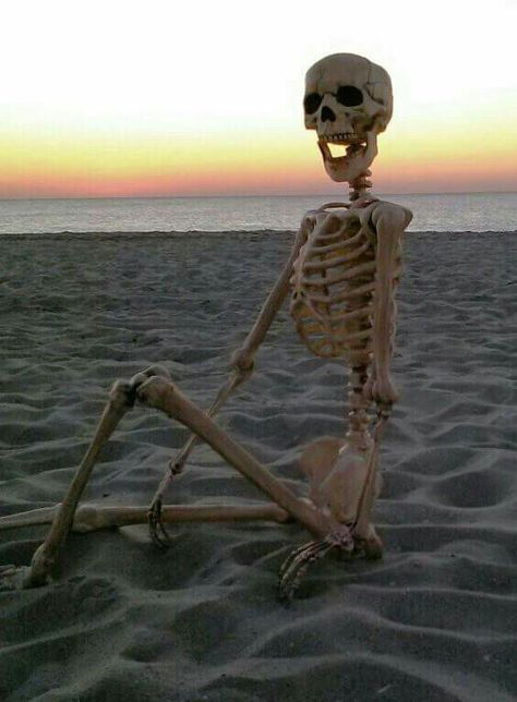 Me Waiting, A Skeleton, Skeleton