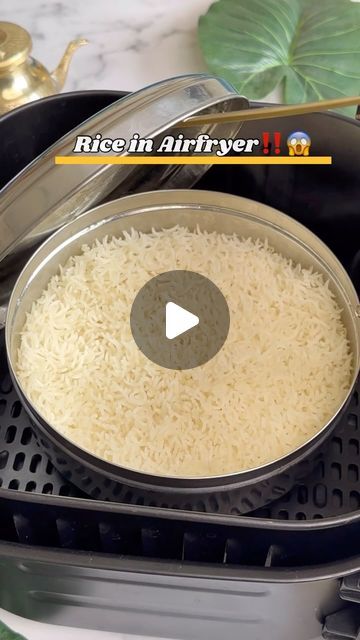 Kashika Garg | Chandigarh Food Blogger | Recipe Creator🧿 | Tag your Lazy peeps jinke liye yeh hack saviour ho skta hai!!🥰🙈  [Rice in Air Fryer, Can we make rice in Air Fryer]  #trending #hacks #rice... | Instagram Cooking Rice In Air Fryer, Rice In Air Fryer Video, Airfryer Recipes Videos, Air Fryer Rice, Air Fryer Hacks, Air Fryer Oven Recipes, How To Cook Rice, Air Fryer Recipes Easy, Oven Recipes