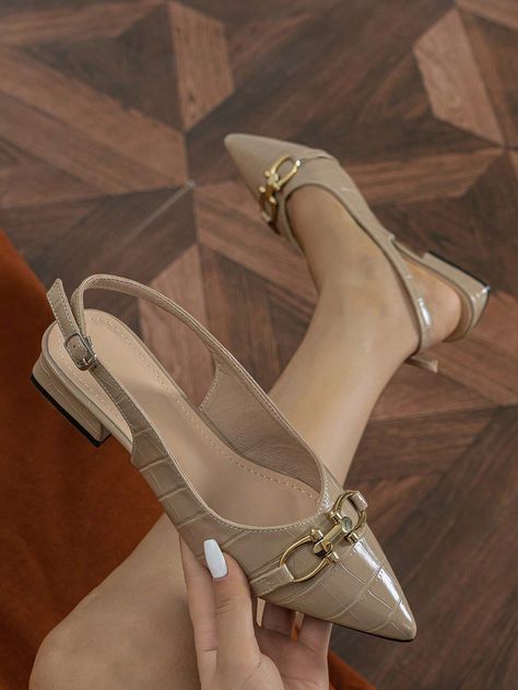 Woman’s Shoes, Flat Shoes Women Classy, Elegant Flat Shoes, Elegant Shoes Flat, Elegant Shoes Heels, Flat Shoes For Women, Autumn Shoes Women, Trendy Heels, Pretty Sandals