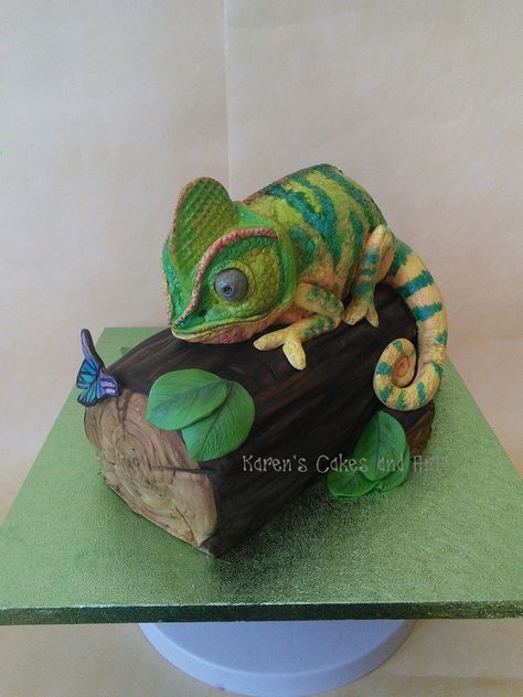 Chameleon on log lizard reptile cake https://www.facebook.com/karenscakesandart Reptile Cake, Lizard Cake, Snake Cakes, 8th Birthday Cake, Reptile Party, Disney Cake, Chameleon Lizard, Animal Supplies, Animal Cakes