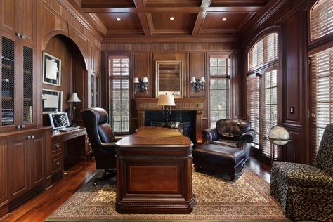 21 Really Impressive Home Office Designs In Traditional Style That Wows Traditional Home Offices, Office Layout Ideas, Dark Wood Furniture, Loft Stil, Luxury Modern Homes, Luxury Office, Office Layout, Style Loft, Modern Home Office