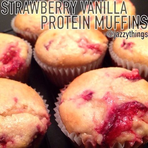 Naturally Sweetened Strawberry Muffins Protein Powder Muffins, Strawberry Muffins Healthy, Vanille Muffins, High Protein Muffins, Nutella Muffin, Grow Strawberries, Baked Breakfast, Vanilla Muffins, Strawberry Protein