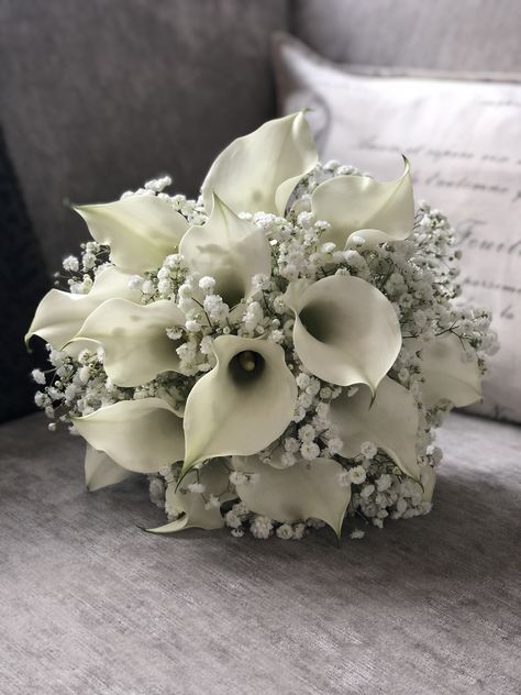 Gypsophila Bridal Bouquet, Calla Lillies Wedding, Gypsophila Bouquet, Bridal Bouquet Flowers, Spring Bouquet, Bridal Inspo, Bridal Headband, Flower Bouquet Wedding, Wedding Dress Styles