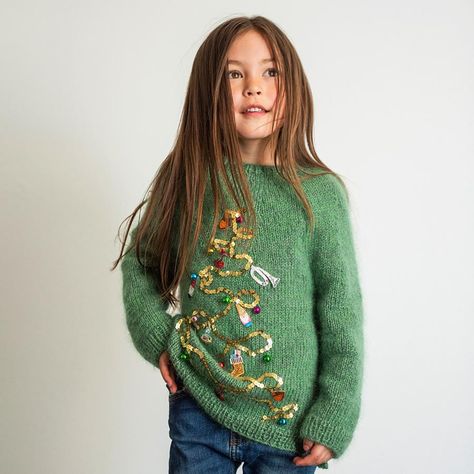 Christmas Jumper Ideas, Patchwork Trends, All Free Knitting, Jumper Ideas, Diy Christmas Sweater, Ugly Christmas Jumpers, Sewing Pattern Shop, Animal Sewing Patterns, Christmas Linen