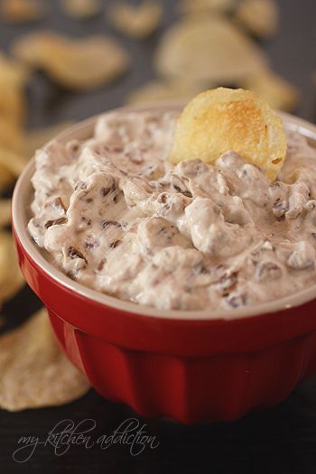 Bacon Horseradish Onion Dip – my kitchen addiction Bacon Ideas, Horseradish Dip, Tailgate Treats, Savory Dips, Delicious Dips, Onion Dip, Snack Dip, Cheese Balls, Yummy Dips