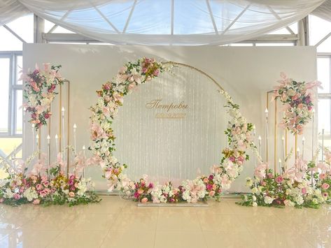 Wonderfull Wedding Stage Decor🌸 . Give Best Quality Decor In Best Price Charges . Available In All Major Cities 🎉 . 📞9762433813 Call /WhatsApp . #decoration #wedding #weddingdecor #eventplanner #punecity #instagram Engagement Stage Decoration, Simple Stage Decorations, Wedding Stage Decor, Wedding Reception Backdrop, Wedding Background Decoration, Wedding Entrance Decor, Wedding Stage Design, Dream Wedding Decorations, Stage Decor