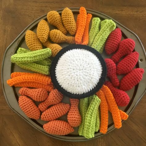 Chicken Platter, Good Fried Chicken, Personalized Presents, Pasta Party, Healthy Fiber, Crochet Chicken, Confection Au Crochet, Food Patterns, Crochet Food