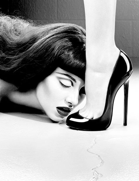 Miles Aldridge, Jolie Photo, Colour Photograph, White Photo, Look Fashion, A Black, High Heel, Pin Up, Fashion Photography