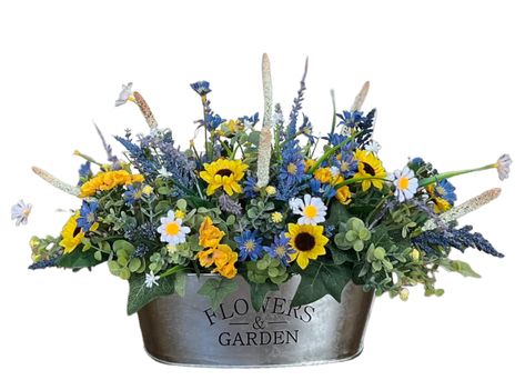 Country Table Centerpieces, Farmhouse Dining Table Centerpiece, Farmhouse Floral Decor, Blue Flower Arrangements, Table Floral Arrangements, Wild Sunflower, Sunflower Centerpieces, Pumpkin Arrangements, Summer Centerpieces