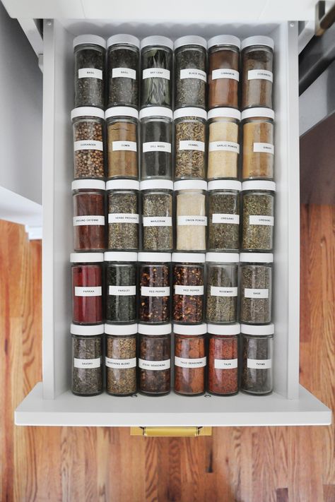 Spice Drawer Organization: Your OCD Will Thank You Ocd Organization Aesthetic, Spice Drawer Organization, Drawer Pantry, Organiser Son Dressing, Organization Shelves, Spice Organization Drawer, Ocd Organization, Small Space Interior Design, Drawer Organization