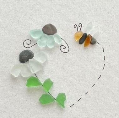 Seaglass Flower Art, Sea Glass People, Beach Glass Art Diy, Seaglass Art Ideas, Sea Glass Art Ideas, Sea Glass Pictures, Broken Glass Crafts, Sea Glass Diy, Sea Glass Artwork