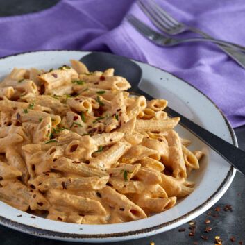 Joy Bauer Recipes, Giada Recipes, Penne Alla Vodka, Baked Penne, Joy Bauer, Alla Vodka, Easy Pasta Salad Recipe, Superfood Recipes, Easy Pasta Salad