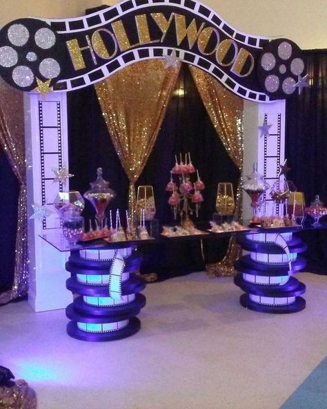 Hollywood Theme Party Decorations, Hollywood Sweet 16, Deco Cinema, Hollywood Birthday Parties, Cinema Party, Hollywood Party Decorations, Red Carpet Theme, Hollywood Birthday, Hollywood Party Theme