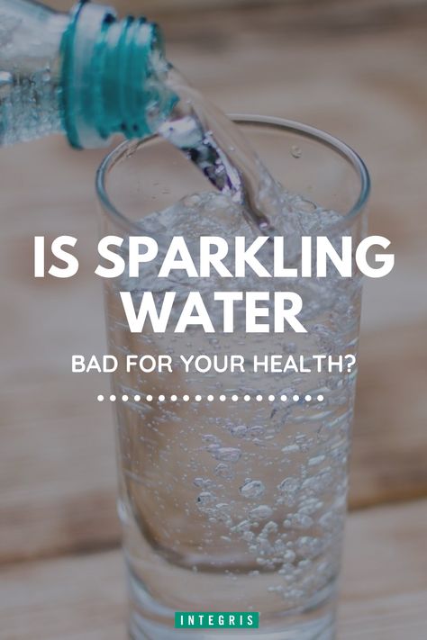 As the popularity spikes, the question has come up if sparkling water can be bad for you. We decided to delve into that topic and provide you with the truth about sparkling water. Along the way, we busted some myths and rounded up some tips so you can continue to enjoy the bubbles. Homemade Sparkling Water, Best Sparkling Water, Bubly Sparkling Water Cocktails, Drinks With Sparkling Water, Tonic Water Benefits, Diy Sparkling Water, Sparkling Water Cocktails, Sparkling Water Benefits, Sparkling Water Cocktail