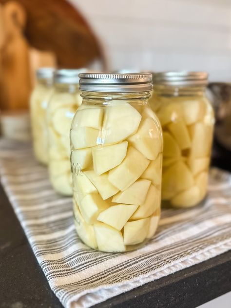 Canning Potatoes: How to Can Potatoes (Raw Pack Tutorial) - Year Round Pantry Canning Fresh Potatoes, Canning Potatoes For French Fries, Dry Pack Canning Potatoes, Water Bath Potatoes, Canning Potatoes Water Bath, How To Can Potatoes In A Water Bath, Can Potato Recipes, Canning Red Potatoes, Dry Canning Potatoes