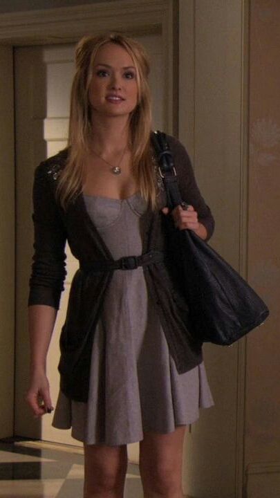 Charlie Rhodes/Ivy Dickens | 5x06 I Am Number Nine Charlie Rhodes, Ivy Dickens, Cinema Outfit, Ivy Girl, Blair Waldorf Style, Gossip Girl Outfits, Number Nine, Gossip Girl Fashion, Girl Closet