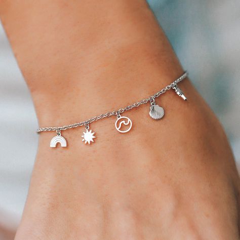 Simple Silver Jewelry, Preppy Jewelry, Silver Bracelets For Women, Beads Bracelet Design, Jewelry Accessories Ideas, Charms Bracelet, Gold Fashion Necklace, Dope Jewelry, Summer Bracelets