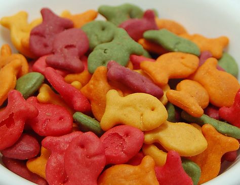 sort of healthy snack??? rainbow goldfish crackers? Rainbow Goldfish, Rainbow Party Food, Goldfish Snack, Goldfish Food, Rainbow First Birthday, Aries Birthday, Hello Kitty Birthday Party, Rainbow Parties, Tim Tam