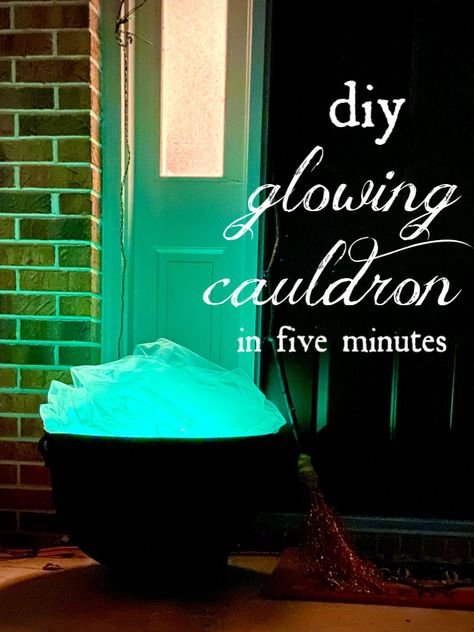 DIY Glowing Cauldron - super easy Halloween decoration for outside or inside that will take all of five minutes and about $5! #halloween #halloweendecor #cauldron #witch #halloweendecorations Spider Decorations Halloween Indoor, Halloween Decor Themes Outdoor, Cauldron Halloween Decoration, Halloween Decorations Indoor Scary, Witchy Halloween Decor, Halloween Outdoors, Outdoor Witch, Easy Decorations, Meme Costume