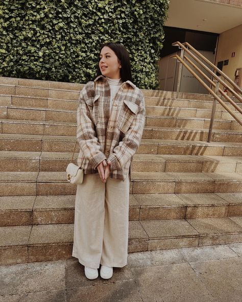 Worship Leader Outfit, Female Clothes Outfits, Simple Winter Outfits, Winter Ootd, Beauty Shoot, Photoshoot Concept, Cool Fits, Western Outfits, Modest Outfits