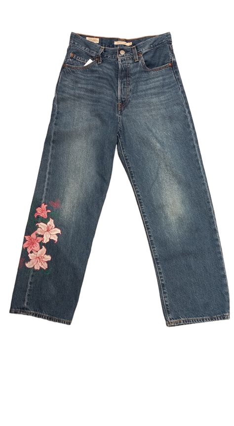 Black Jeans Embroidery, Jeans Embroidery, Floral Jeans, Patched Jeans, Embroidered Jeans, Designer Jeans, Sewing Ideas, Things To Buy, Denim Pants