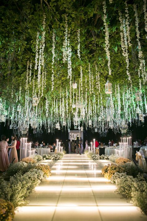 Beauty Green 1 #wedding #decoration Jungle Green Wedding Theme, Ceiling Works For Wedding, Enchanted Forest Ceiling Decor, Jungle Wedding Theme, Queer Prom, Enchanted Wedding Theme, Forest Wedding Decorations, Enchanted Forest Wedding Theme, Wedding Ceiling Decorations