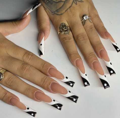 Yin Yang Nails, Black And White Nail, Drip Nails, Happy Nails, Long Acrylic Nails Coffin, Exotic Nails, Long Square Acrylic Nails, White Nail, Bling Acrylic Nails