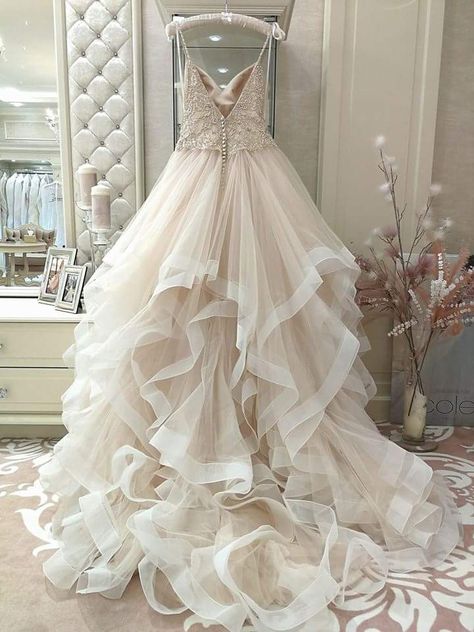 Horse Hair Wedding Dress Ball Gowns, Wedding Dresses Ruffle Skirt, Satin Ruffle Wedding Dress, Fluffy Wedding Dress Princesses, Wedding Dresses Fluffy, Ruffled Wedding Dress, Tiered Ruffle Wedding Dress, Tulle Layered Wedding Dress, Layered Tulle Wedding Dress