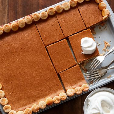 Pumpkin Pie in a Sheet Pan by Food Network Kitchen Measuring Flour, Dump Cakes, Fall Menu, Pan Recipe, Easy Pumpkin Pie, Pumpkin Desserts, Easy Meal Ideas, Food Network Canada, Desserts For A Crowd