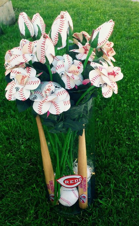 A personal favorite from my Etsy shop https://www.etsy.com/listing/160260109/leather-baseball-roses-single-long-stem Baseball Flowers, Baseball Fundraiser, Baseball Boyfriend, Softball Ideas, Football Wedding, Baseball Theme Birthday, Softball Crafts, Baseball Ideas, Sports Ideas