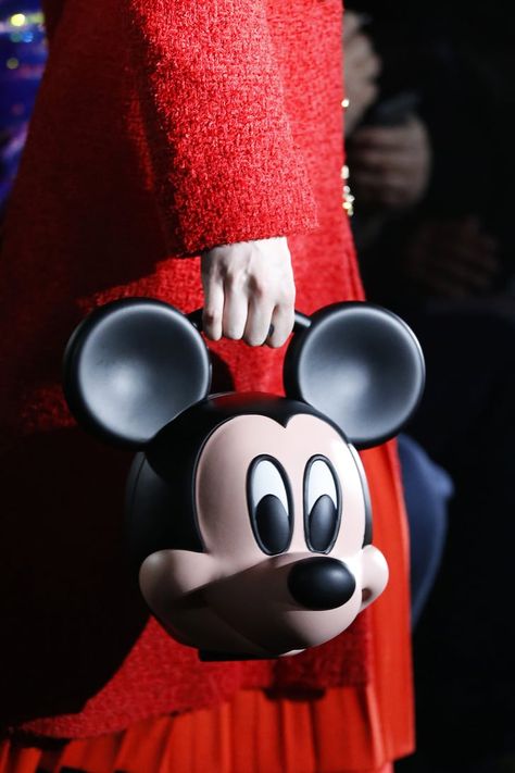 Gucci Look: This Mickey Mouse Bag Gucci Satchel, Mickey Mouse Bag, Gucci Runway, Gucci Spring, Gucci Marmont, House Mouse, Fashion Week Runway, Trending Handbag, Disney Style