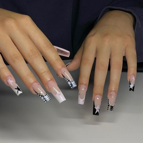 White Black French Tip Nails, Basic Cute Nails Acrylic, Streetwear Nails, Y2k French Tip Nails, Boho Nails, Diy Acrylic Nails, Long Acrylic Nail Designs, French Tip Acrylic Nails, Pretty Gel Nails