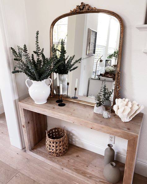 Shop Gleaming Primrose Mirror on LTK, the easiest way to shop your favorite influencers. Small Entryway Ideas, Entryway Style, Apartment Entryway, Console Table Decorating, Entryway Table Decor, Entry Decor, Small Entryways, Casa Country, Warm Decor