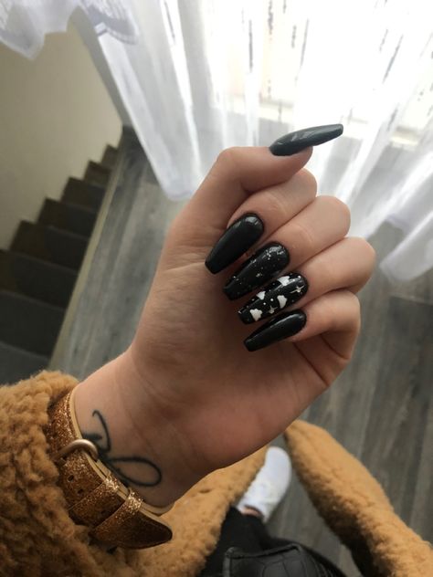 Black Coffin Nails, Nails Black, Nail Tutorials, Black Nails, Swag Nails, Coffin Nails, Makeup Tutorial, Nail Polish, Rings For Men