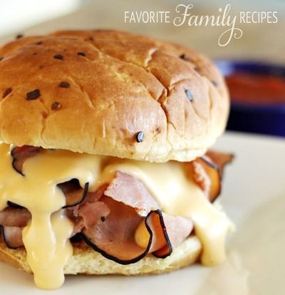 Our Version of Arby's Ham and Cheddar Melt. The best version of a ham and cheese sandwich ever. Sandwich Meals, Slider Burgers, White Castles, Arby's Sauce, Meatball Sliders, Restaurant Copycat, Beef Meals, American Foods, Copy Cats