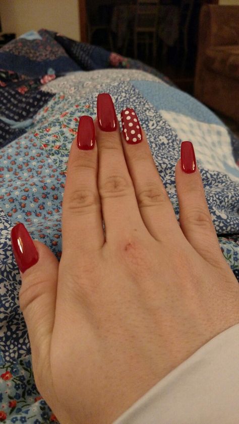 Polka dots with red nails! Red Nails With Polka Dots, Red And White Polka Dot Nails, Polka Dot Acrylic Nails, Red Nails With Accent Nail, Red Polka Dot Nails, Nails Polka Dots, Disney Room, Polka Dot Nail Art, Dot Nails