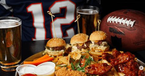 Sports Bar Food Photography, Sports Bar Food, American Sports Bar, Football Night, Bar Photography, Sport Bar, Sports Bars, Pork Schnitzel, Russian Dressing