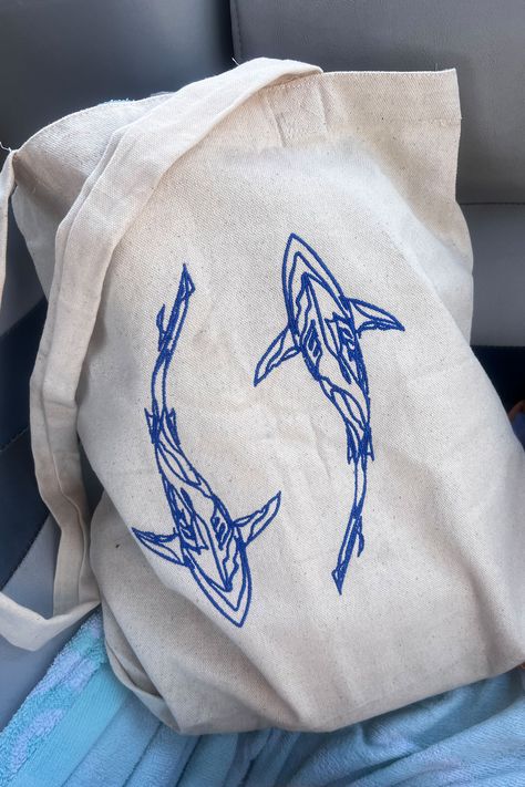 Embrodiered shark tote bag, Brown tote, trendy tote bag, beach bag, summer bag, summer tote bag Shark Tote Bag, Tote Bag Design Ideas, Bag Design Ideas, Handpainted Tote, Diy Tote Bag Design, Handpainted Tote Bags, Sac Diy, Diy Tote, Bags Ideas