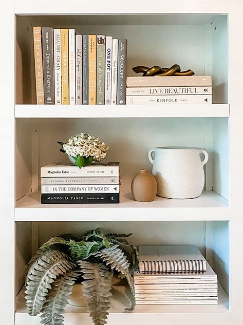 Kinfolk Table, The Kinfolk Table, Kinfolk Home, My Favorite Books, Magnolia Table, Sunday Suppers, Bookshelf Styling, The Home Edit, What Book