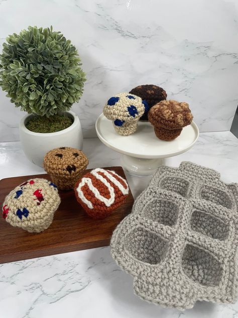 Crochet bakery muffin set play food is perfect for toddler play kitchens! Pretend food is fun to play with and these soft toys encourage kids' imaginations, social development, differentiating colors, identifying foods, and perfecting fine motor skills in putting separate pieces together.  Durable pieces are made by hand with great attention to detail. Muffins all come apart separately from the muffin pan for fun baking, free play!  Set comes with:  - six unique muffins (chocolate chip, blueberr Unique Muffins, Crochet Bakery, Bakery Muffin, Muffins Chocolate Chip, Toddler Play Kitchen, Muffins Chocolate, Russian Christmas, Food For Kids, Flower Rainbow