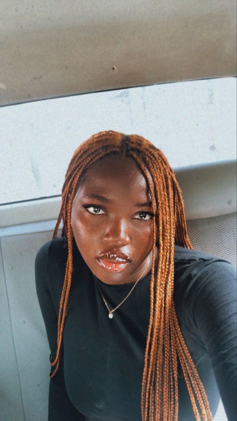 Black girl on ginger braids Ginger Braids With Black Roots, Ginger Braids Black Roots, Copper 4c Natural Hair, Ginger Layered Braids, Ginger Braids On Dark Skin, Auburn Knotless Box Braids, Copper Knotless Box Braids, Ginger Color Braids, Ginger Hair Black Women Braids