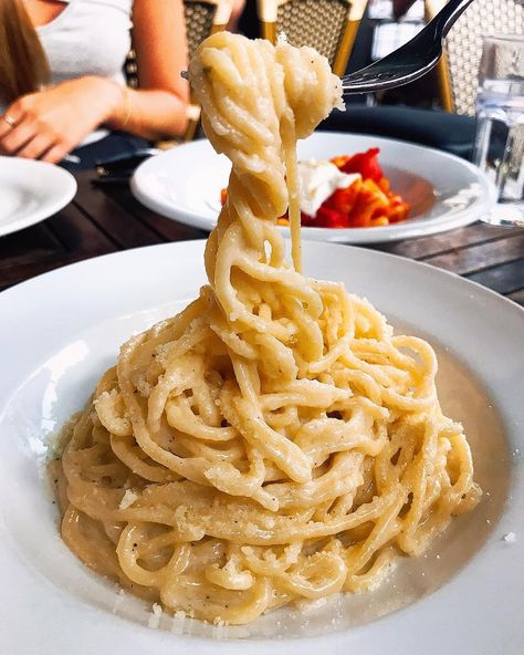 Best Restaurants In Toronto, Plats Healthy, Läcker Mat, Deilig Mat, Food Goals, Linguine, Food Obsession, Best Restaurants, Pretty Food